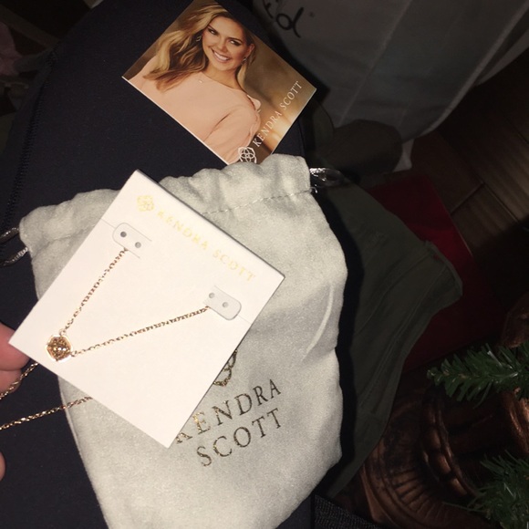 KENDRA SCOTT NECKLACE!! NWT🤩💫 - Picture 2 of 3